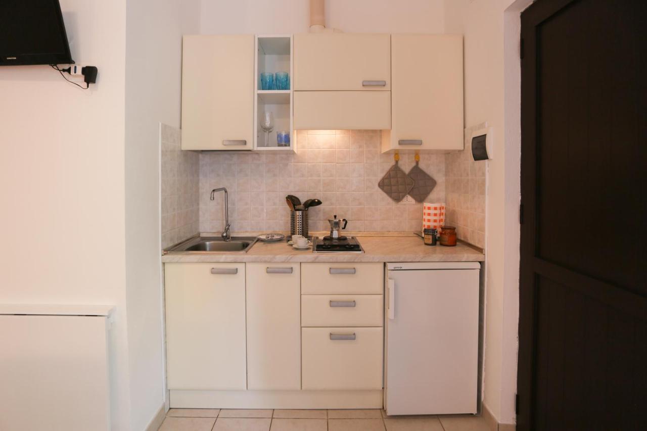 Apartments Eugenio Turizam Солине Екстериор снимка