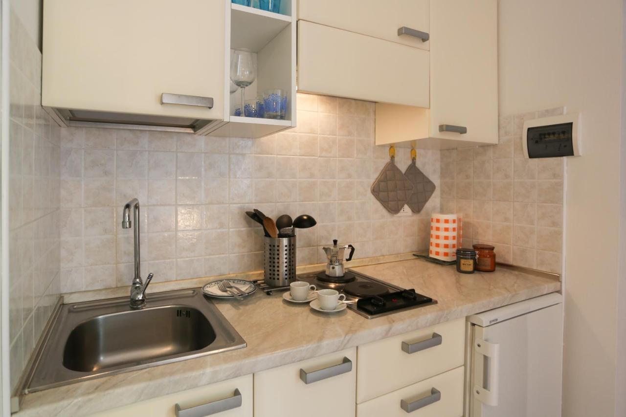 Apartments Eugenio Turizam Солине Екстериор снимка