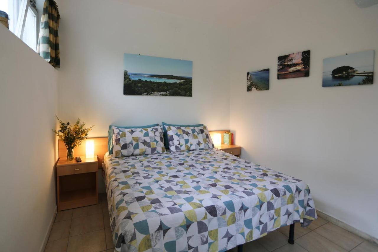 Apartments Eugenio Turizam Солине Екстериор снимка
